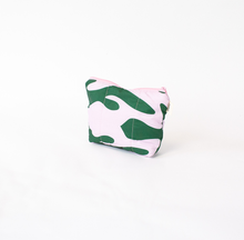 Cargar imagen en el visor de la galería, HAPPY POUCH CLUB — MEDIUM ZIPPY PUFFY POUCH