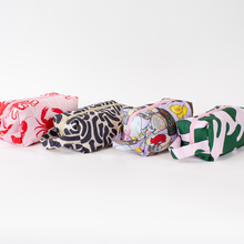 画像をギャラリービューアに読み込む, HAPPY POUCH CLUB — LARGE PUFFY TOILETRY POUCH