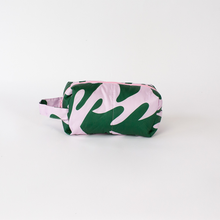 画像をギャラリービューアに読み込む, HAPPY POUCH CLUB — LARGE PUFFY TOILETRY POUCH