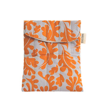 画像をギャラリービューアに読み込む, Product photo of fabric laptop pouch, light grey with bright orange abstract print