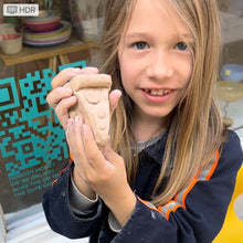 Load image into Gallery viewer, Hand building Pottery Class - Kids