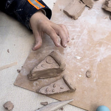 Load image into Gallery viewer, Hand building Pottery Class - Kids