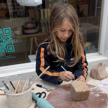 Load image into Gallery viewer, Hand building Pottery Class - Kids