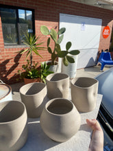 将图片加载到图库查看器,Kid's Pottery Wheel Throwing Class