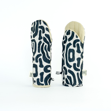 Load image into Gallery viewer, HAPPY POUCH CLUB -
OVEN GLOVE