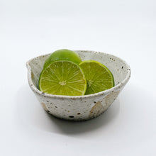 将图片加载到图库查看器,PINCHED HAND BOWL