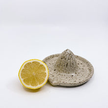 将图片加载到图库查看器,SPOTTY LEMON SQUEEZER