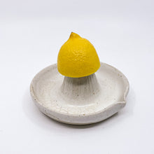 将图片加载到图库查看器,WHITE LEMON SQUEEZER