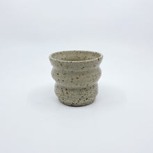 将图片加载到图库查看器,SPOTTY CURVY MUG
