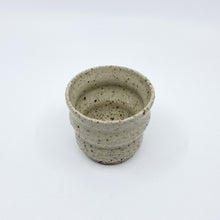 将图片加载到图库查看器,SPOTTY CURVY MUG