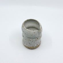 이미지를 갤러리 뷰어에 로드 , DRIPPY CURVY JUG