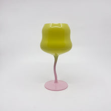 将图片加载到图库查看器，Twist and Flow Wine Glass
