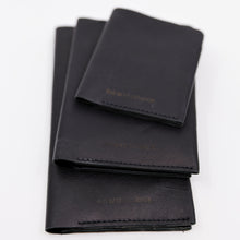 Cargar imagen en el visor de la galería, Lamb&#39;s Leather Pouch Wallet
