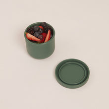 画像をギャラリービューアに読み込む, ROUND SILICONE SNACK LUNCH BOX - SMALL
