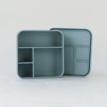 Load image into Gallery viewer, SILICONE LARGE SQUARE 4 SECTION LUNCH BOX
