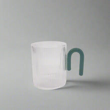 将图片加载到图库查看器，Product photo of a clear glass mug with a teal coloured hook handle
