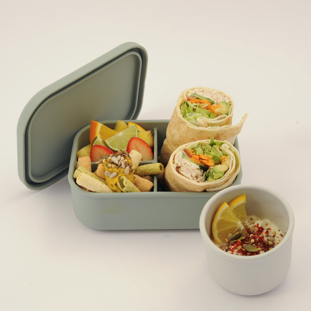 SILICONE 3 SECTION LUNCH BOX - MEDIUM
